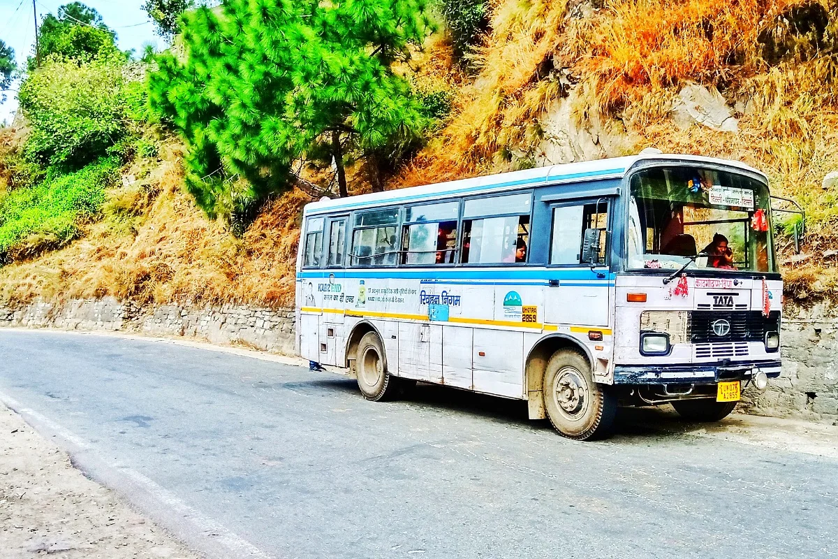 उत्तराखंड रोडवेज की बस (फाइल फोटो)